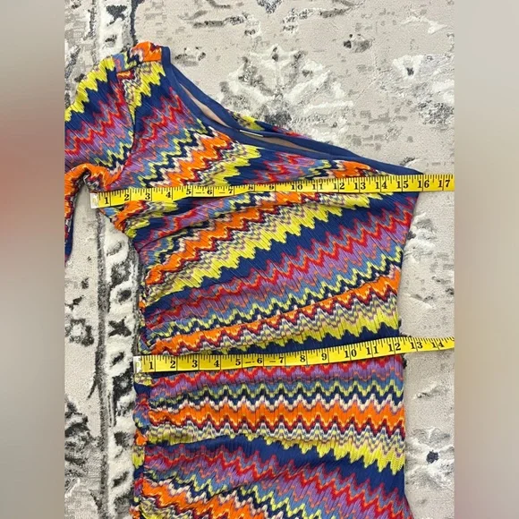 Alexis Devon One-Shoulder Chevron Knit Mini Dress size Small - Picture 9 of 14